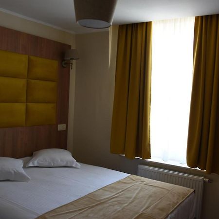 Sun Hotel Saint-Gilles Ngoại thất bức ảnh