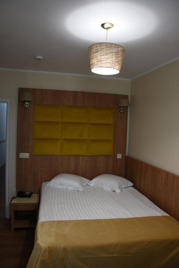 Sun Hotel Saint-Gilles Ngoại thất bức ảnh