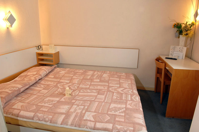 Sun Hotel Saint-Gilles Phòng bức ảnh